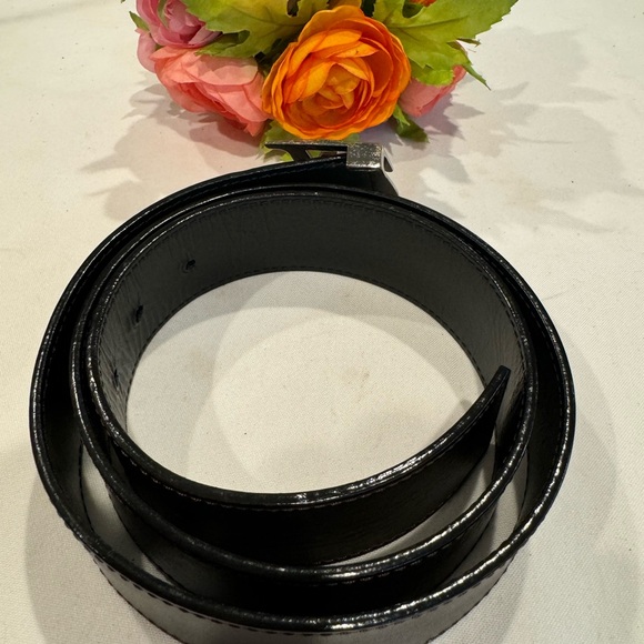 Authentic Louis Vuitton belt - Picture 3 of 13